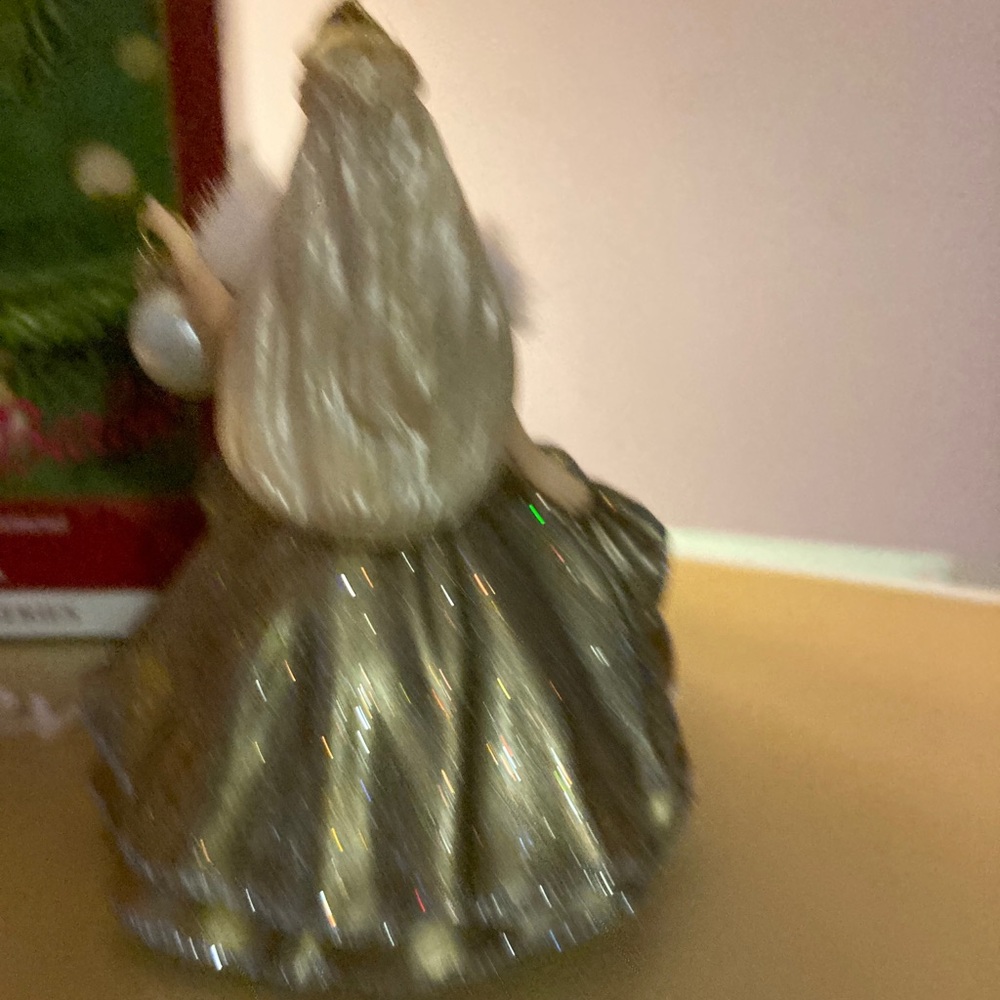 Barbie 2000 ornament - Picture 3 of 3